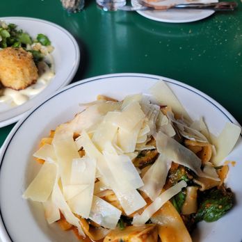 Place Pigalle - French Near Me - Seattle, Washington Place Pigalle - French Near Me - Seattle, Washington