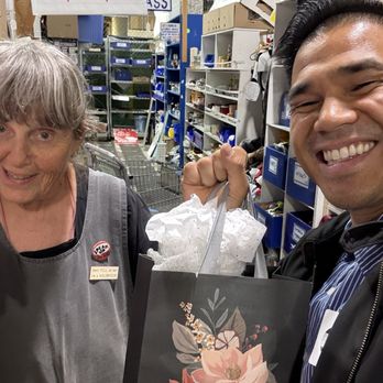 Scrap - Jennifer was one of the nicest and most helpful people! She helped me pick out a bag, tie a bow and decorate it with paper - Art Supplies Near Me - San Francisco, California