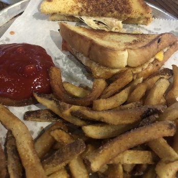 Bottlenose Brewing - grilled cheese - Gastropubs Near Me - Jacksonville, Florida Bottlenose Brewing - grilled cheese - Gastropubs Near Me - Jacksonville, Florida
