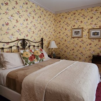 The Deerfield Inn - Room 143 Cora Carlisle - Hotels Near Me - Deerfield, Massachusetts The Deerfield Inn - Room 143 Cora Carlisle - Hotels Near Me - Deerfield, Massachusetts