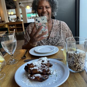Pierre Pierre - Me with the chicken wings and crack powder we became good friends - Steakhouses Near Me - Oakland, California