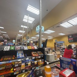 One normal checkout open.