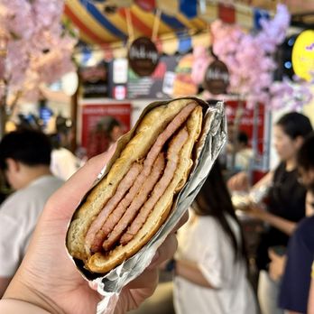 St. Lawrence Market - Farmers Market Near Me - Toronto, Ontario