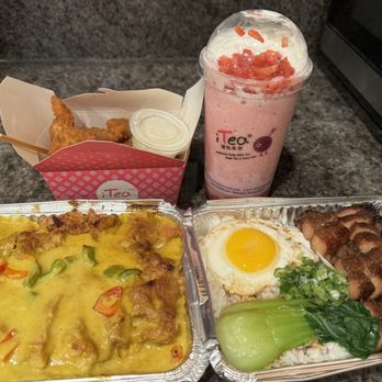 i-Tea - Fried fish, baked chicken and rice in Portuguese sauce, and BBQ pork rice (aka Kurobota pork over rice) - Bubble Tea Near Me - San Leandro, California