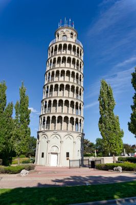 Leaning Tower of Niles by null