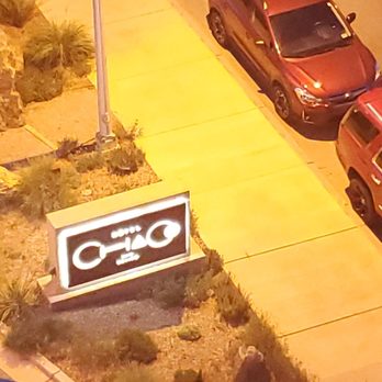 Level 5 Rooftop Restaurant - Chaco - Cocktail Bars Near Me - Albuquerque, New Mexico
