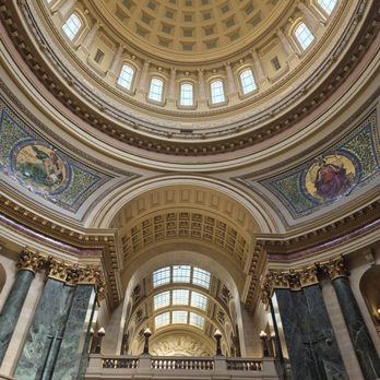 Wisconsin State Capitol - The ceiling of the capital - Landmarks & Historical Buildings Near Me - Madison, Wisconsin