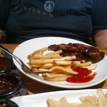 Applebee's Grill + Bar - Refill on all you can eat riblets - Sports Bars Near Me - Kalamazoo, Michigan