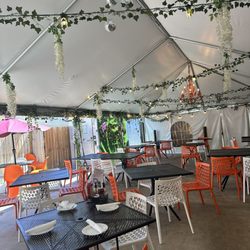 Mimosas - Outdoor patio was a vibe! Very easy and clean