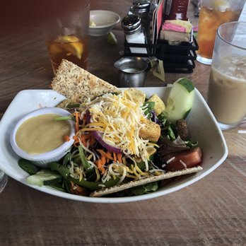 Granger's Grille - House salad - Bars Near Me - Delray Beach, Florida