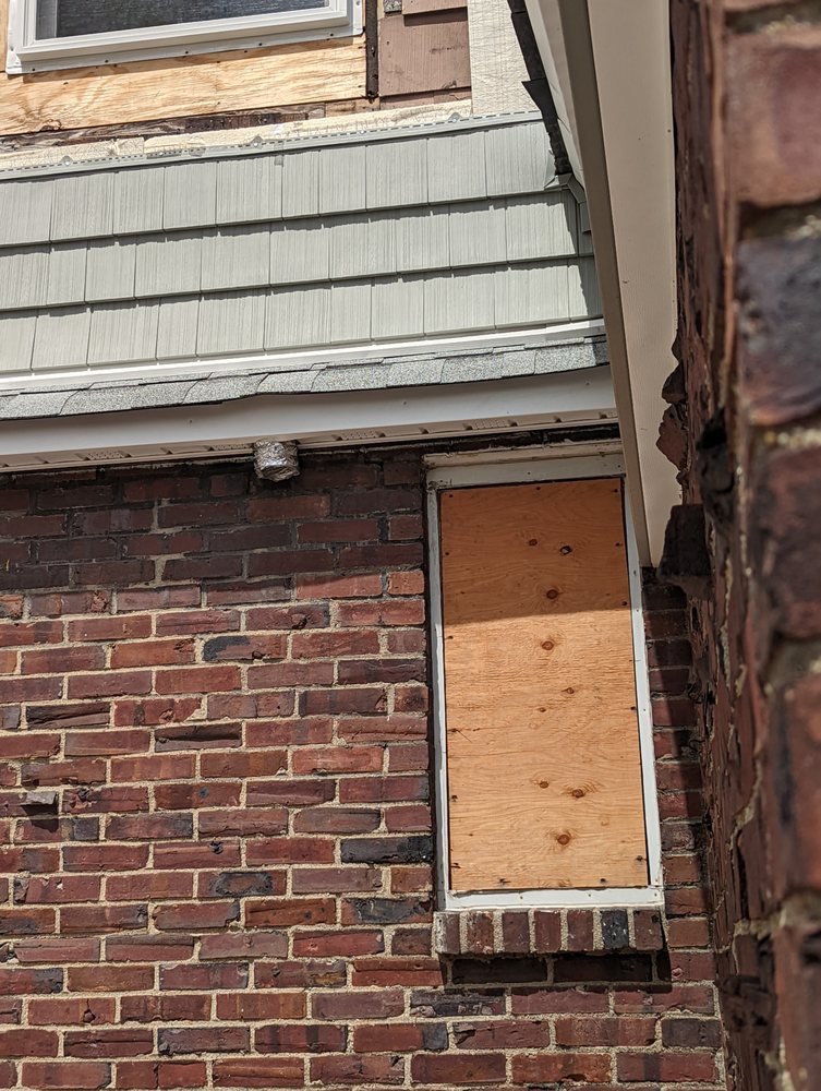 Slide of V and R Home Improvement