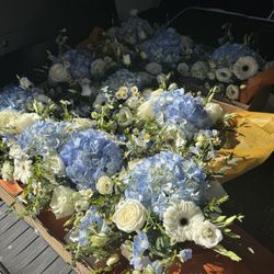 Nancy Sell's Flowers - All 10 centerpieces packed and ready to go