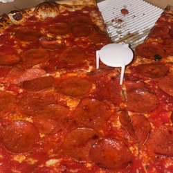 Pep Pizza (well done) / garlic wings.