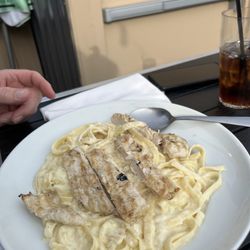 Fin's Eatery & Spirits - Alfredo with chicken...