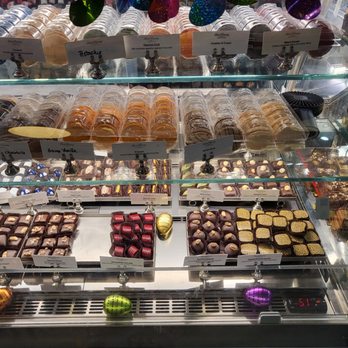 David Ramirez Chocolates - Chocolatiers & Shops Near Me - Winter Garden, Florida