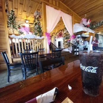 Adams Breezy Hill Farm - Decorated upper level - American Near Me - Princeton, Kentucky