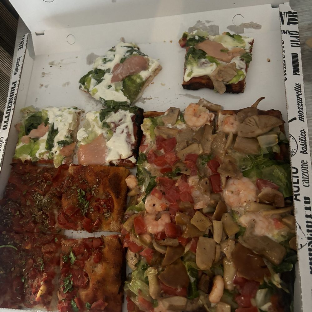 Pizzeria del Secolo - The salmon pizza, shrimp & mushroom, tomato sauce (w/o cheese). - Pizza Near Me - Rome, RM Pizzeria del Secolo - The salmon pizza, shrimp & mushroom, tomato sauce (w/o cheese). - Pizza Near Me - Rome, RM
