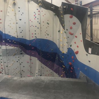 MetroRock - Brooklyn - Rock Climbing Near Me - Brooklyn, New York