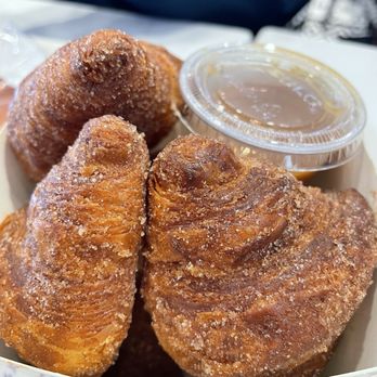 Paris Baguette - Mini croissant with a cinnamon very good - Bakeries Near Me - Falls Church, Virginia Paris Baguette - Mini croissant with a cinnamon very good - Bakeries Near Me - Falls Church, Virginia