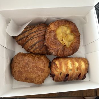 Paris Baguette - Assorted pastries. - Bakeries Near Me - Honolulu, Hawaii Paris Baguette - Assorted pastries. - Bakeries Near Me - Honolulu, Hawaii