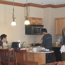 Crowne Plaza Lake Placid - Tower Suite kitchen (Feb 2007)