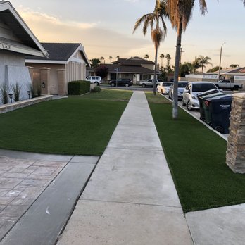 Munoz Construction - Artificial grass and new mailbox - General Contractors Near Me Munoz Construction - Artificial grass and new mailbox - General Contractors Near Me