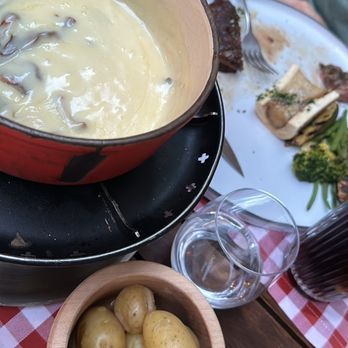 Restaurant les Armures - Mushroom and bacon fondue - Fondue Near Me - Geneva, GE Restaurant les Armures - Mushroom and bacon fondue - Fondue Near Me - Geneva, GE