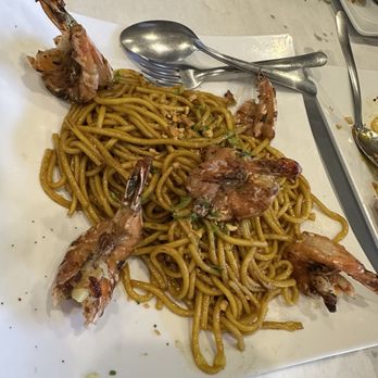 Garlic & Chives - Garlic noodles with prawns - Vietnamese Near Me - Artesia, California Garlic & Chives - Garlic noodles with prawns - Vietnamese Near Me - Artesia, California