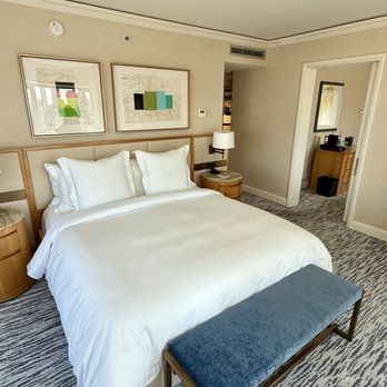 Four Seasons Hotel Chicago - Hotels Near Me - Chicago, Illinois