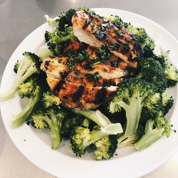 Dr Grubb's - Blackened chicken with two sides of broccoli - American Near Me - Claremont, California Dr Grubb's - Blackened chicken with two sides of broccoli - American Near Me - Claremont, California