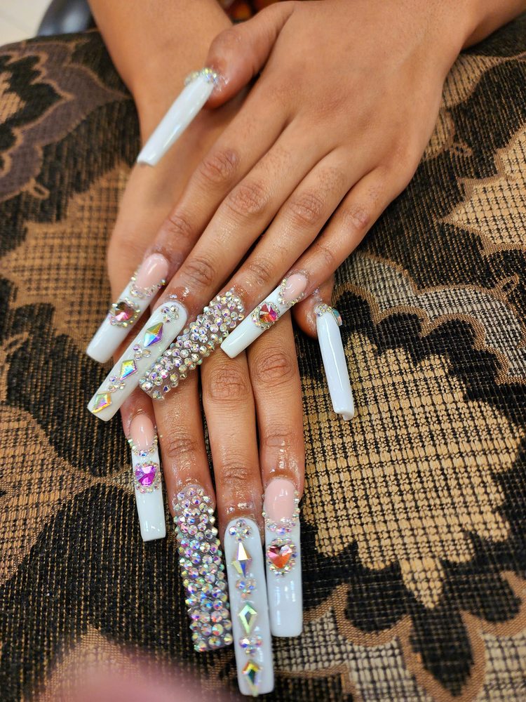 Crystal Nails and Spa Logo