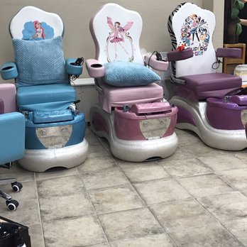 Happy Feet Nails - Nail Salons Near Me - Kent, Washington