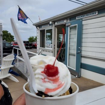 Ziggy's - Hot fudge sundae. Absolutely delightful! - Fast Food Near Me - Plymouth, Massachusetts Ziggy's - Hot fudge sundae. Absolutely delightful! - Fast Food Near Me - Plymouth, Massachusetts