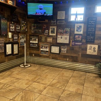 Triple J's Smokehouse - Waiting area to order food - Barbeque Near Me - Houston, Texas