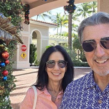 The Circle at The Breakers - ROSARIO S. CASSATA AT CAROLYN AT THE BREAKER'S CIRCLE RESTAURANT IN PALM BEACH FLORIDA. - Breakfast & Brunch Near Me - Palm Beach, Florida