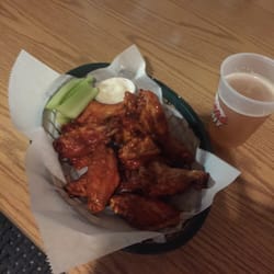 Russens Sports Bar - Wings - mild garlic