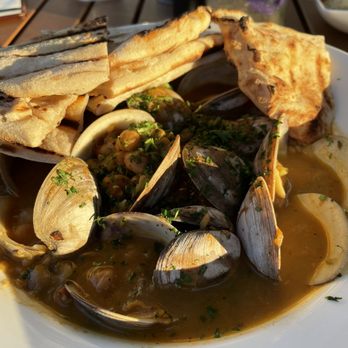 GlenPharmer Distillery - Entrée special - clams! - Distilleries Near Me - Franklin, Massachusetts GlenPharmer Distillery - Entrée special - clams! - Distilleries Near Me - Franklin, Massachusetts