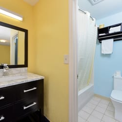 Americas Best Value Inn North Kingstown - Two Double Bed