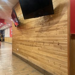 Domino’s Pizza - Dining area