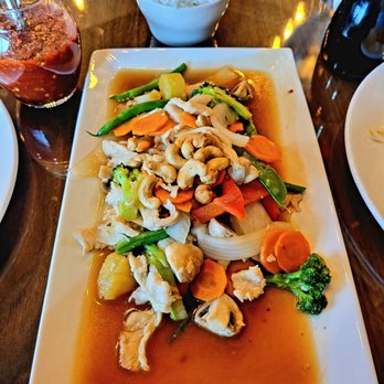 Ban Thai - Cashew chicken - Thai Near Me - Cincinnati, Ohio