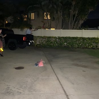 VIP Towing - no signs on a private driveway - Towing Near Me - Honolulu, Hawaii VIP Towing - no signs on a private driveway - Towing Near Me - Honolulu, Hawaii
