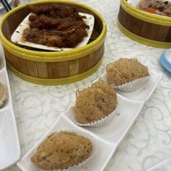 HL Peninsula Restaurant - Taro Puff and Chicken Feet w/Black Bean Sauce - Dim Sum Near Me - Milpitas, California
