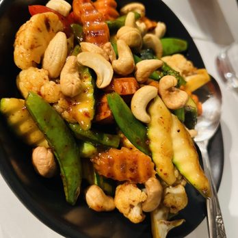 Kindness Cafe - Stir fry cashew veggies - Vegan Near Me - Darlinghurst, NSW