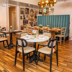 Gardenia Los Gatos - Don't you love that vintage wall?