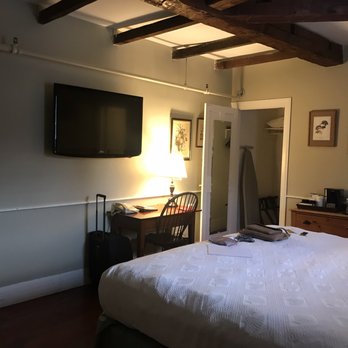 Concord's Colonial Inn - Historic room - Hotels Near Me - Concord, Massachusetts