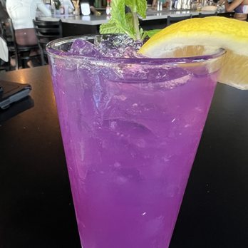 Smith & Kings - Cocktail Bars Near Me - Honolulu, Hawaii