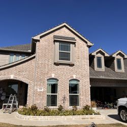 DL Window and Exterior Servicing - Christmas Light Hanging