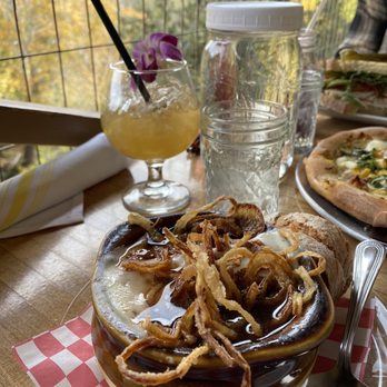 Hideaway House - Caramelized onion soup - Pizza Near Me - Sedona, Arizona
