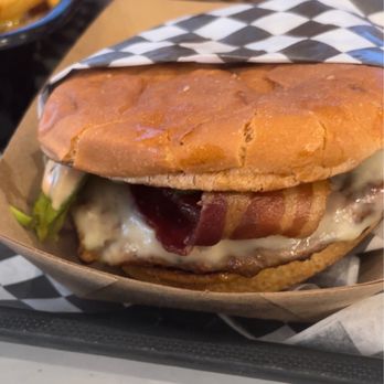 Frisco's Carhops - Classic Bacon & Avocado Cheeseburger - American Near Me - Whittier, California