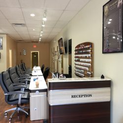 Royal Nails & Spa